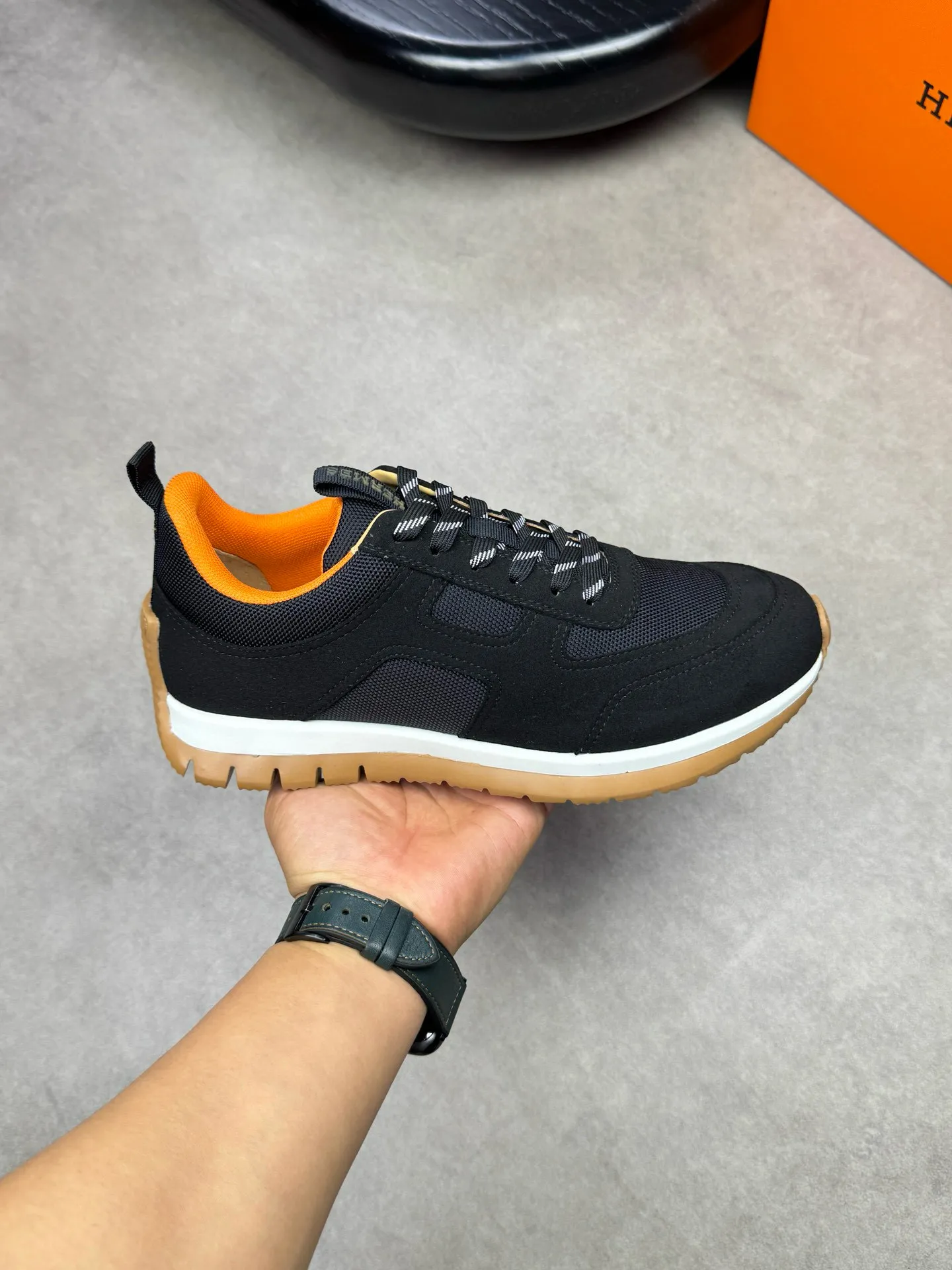 [HERMES] Hermès men's shoes 💰680💰 - high-end quality original items 🔍🔍🔍 casual sports shoes - upper: 🔝 suede environmentally friendly leather, brand high mercerized canvas body with forged ´H´ totem, tongue webbing injection molded brand logo - lining: brand canvas, foot pads; water-dyed cowhide -Outsole: ultra-light T men's shoes 💰U foam; two-color molded outsole -Ultra-high quality control, fine workmanship: highlighted (high-end, extravagance, grade) -Size: 39-44 (38, 45, can be customized)